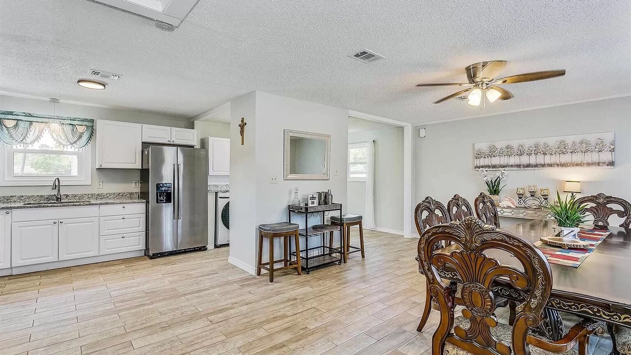 Photo of Livingroom in Myrtle Grove