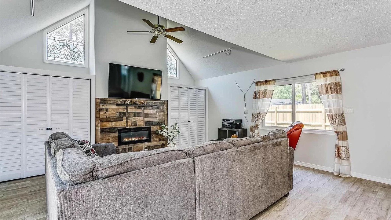 Photo of Livingroom in Myrtle Grove