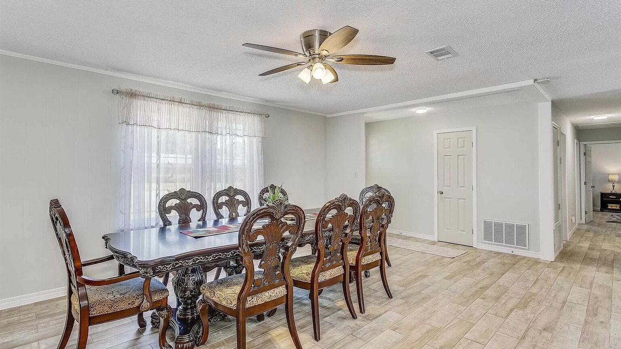 Photo of Livingroom in Myrtle Grove