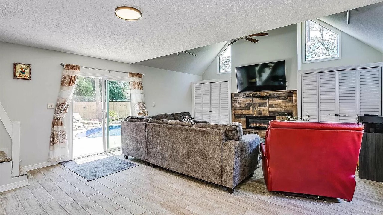 Photo of Livingroom in Myrtle Grove