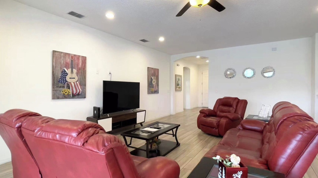 Photo of Livingroom in Loughman