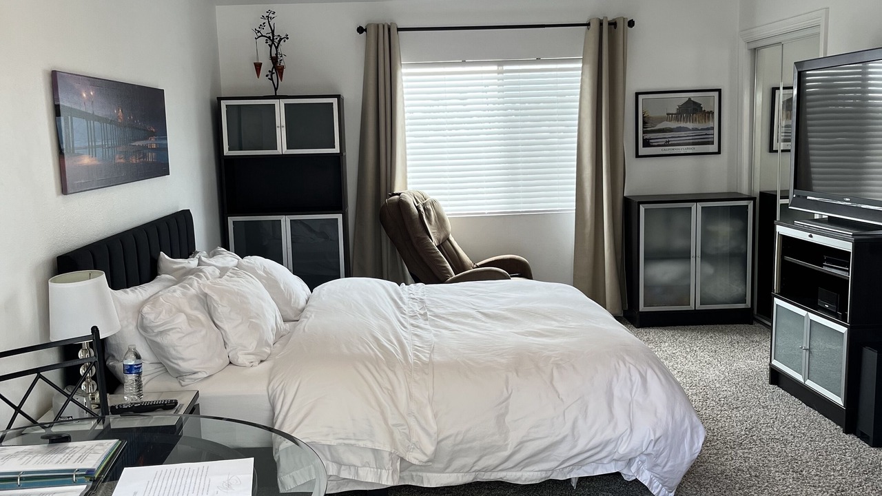 Photo of Bedroom in Huntington Beach