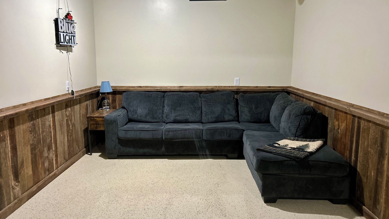 Photo of Livingroom in Oaks Corners
