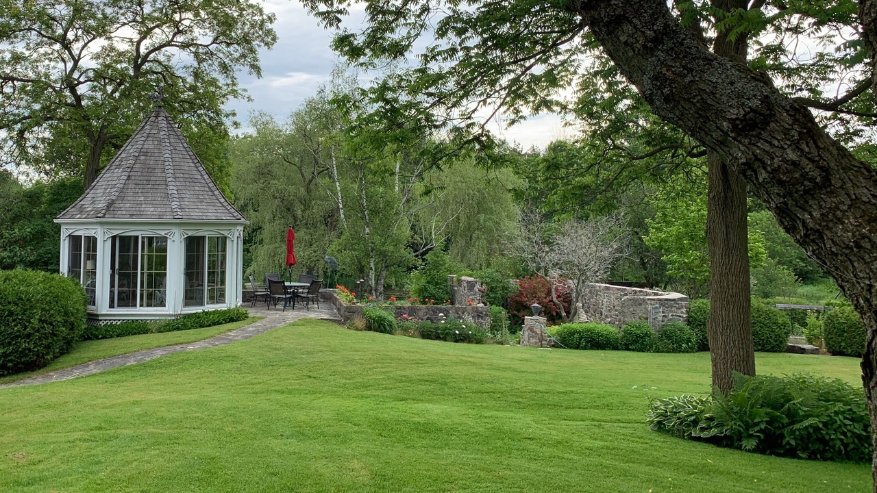 Photo of Outdoor in King