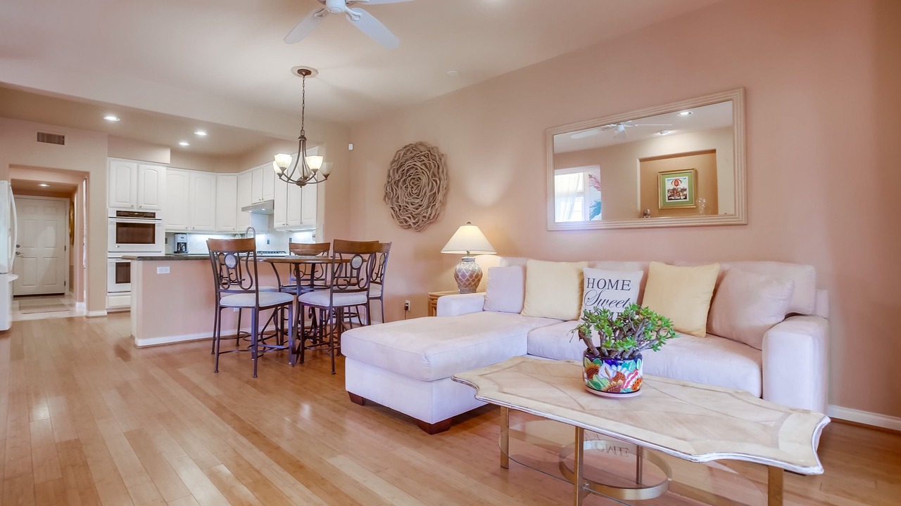 Photo of Bedroom in La Jolla Mesa