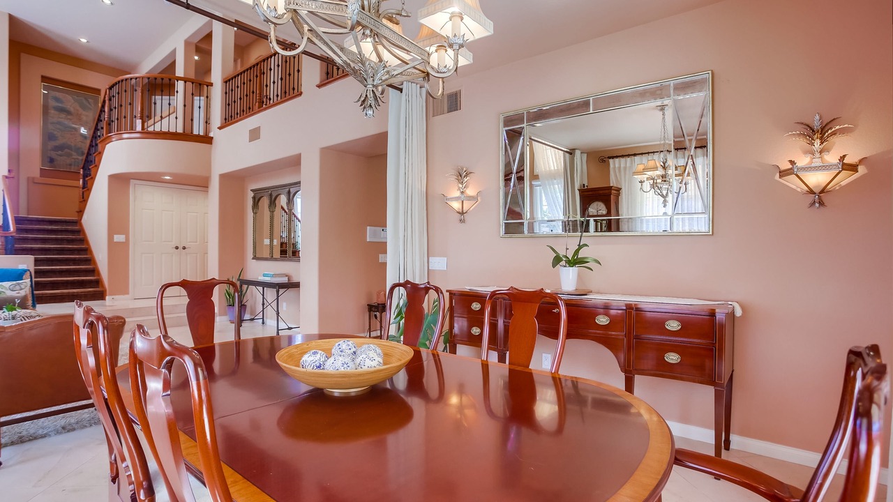 Photo of Bedroom in La Jolla Mesa