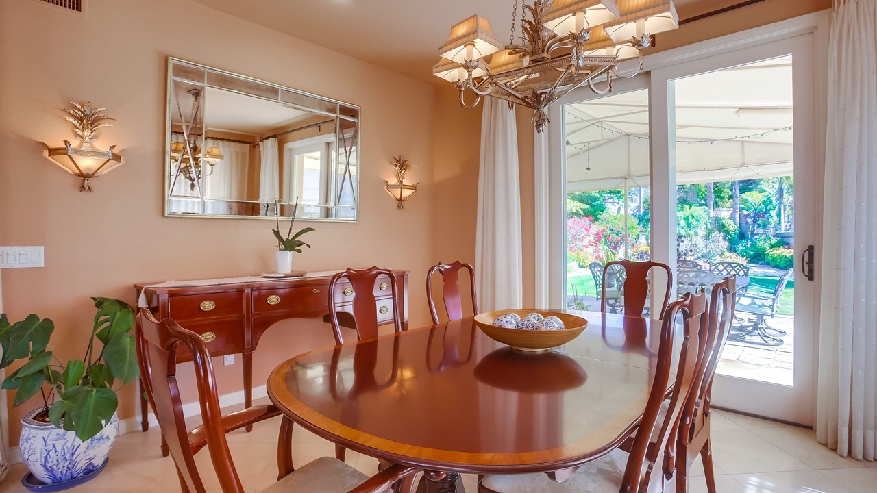 Photo of Bedroom in La Jolla Mesa