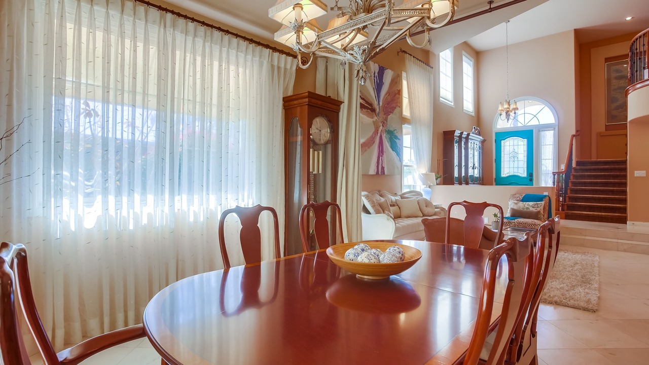 Photo of Bedroom in La Jolla Mesa