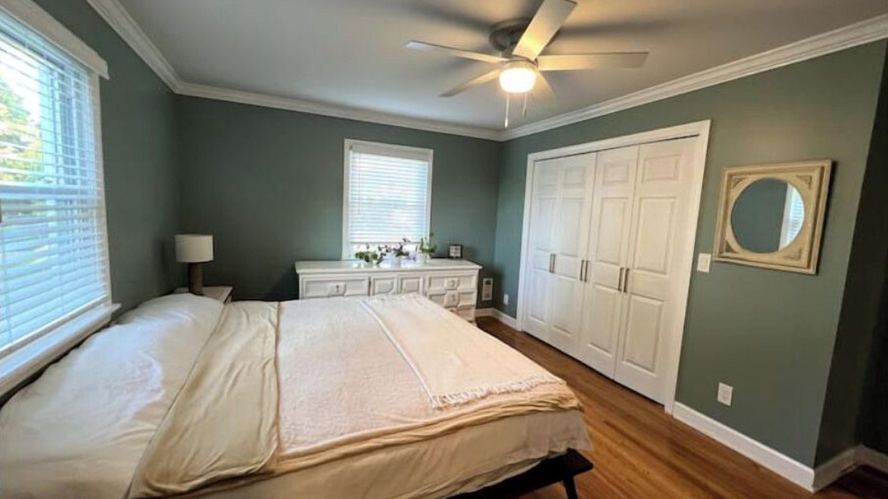 Photo of Bedroom in Teaneck