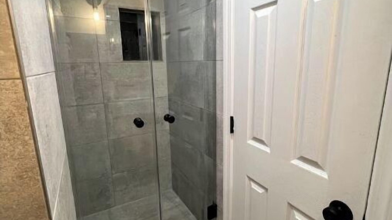Photo of Bathroom in Teaneck