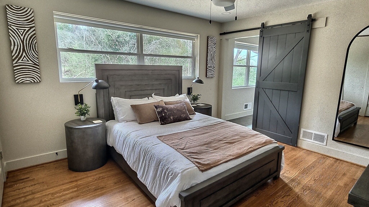 Photo of Bedroom in Crestline Heights