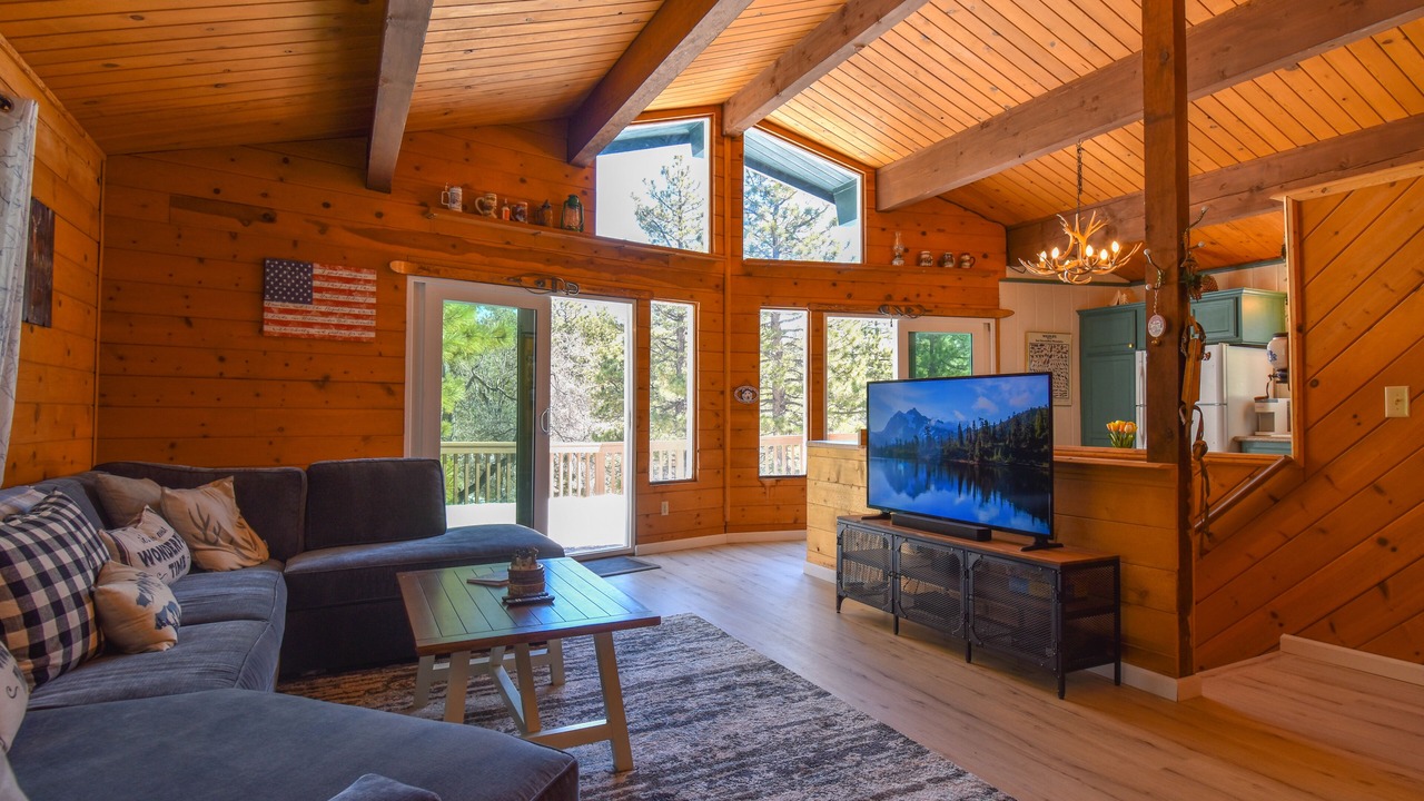Photo of Livingroom in Green Valley Lake