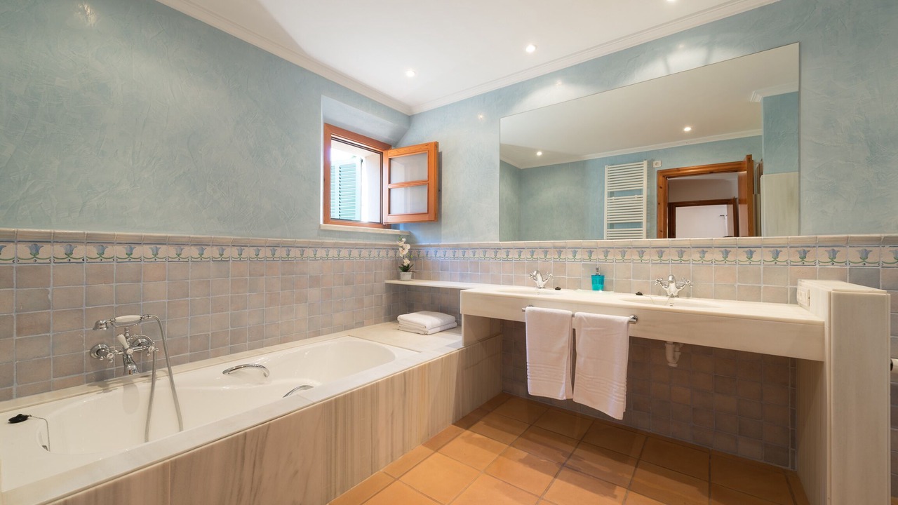 Photo of Bathroom in Fornalutx