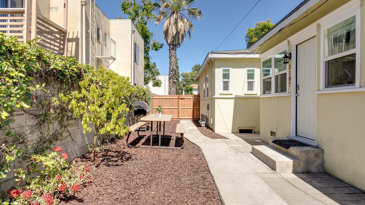 Photo of Outdoor in Valley Village