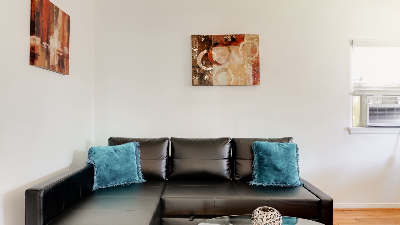 Photo of Livingroom in Valley Village