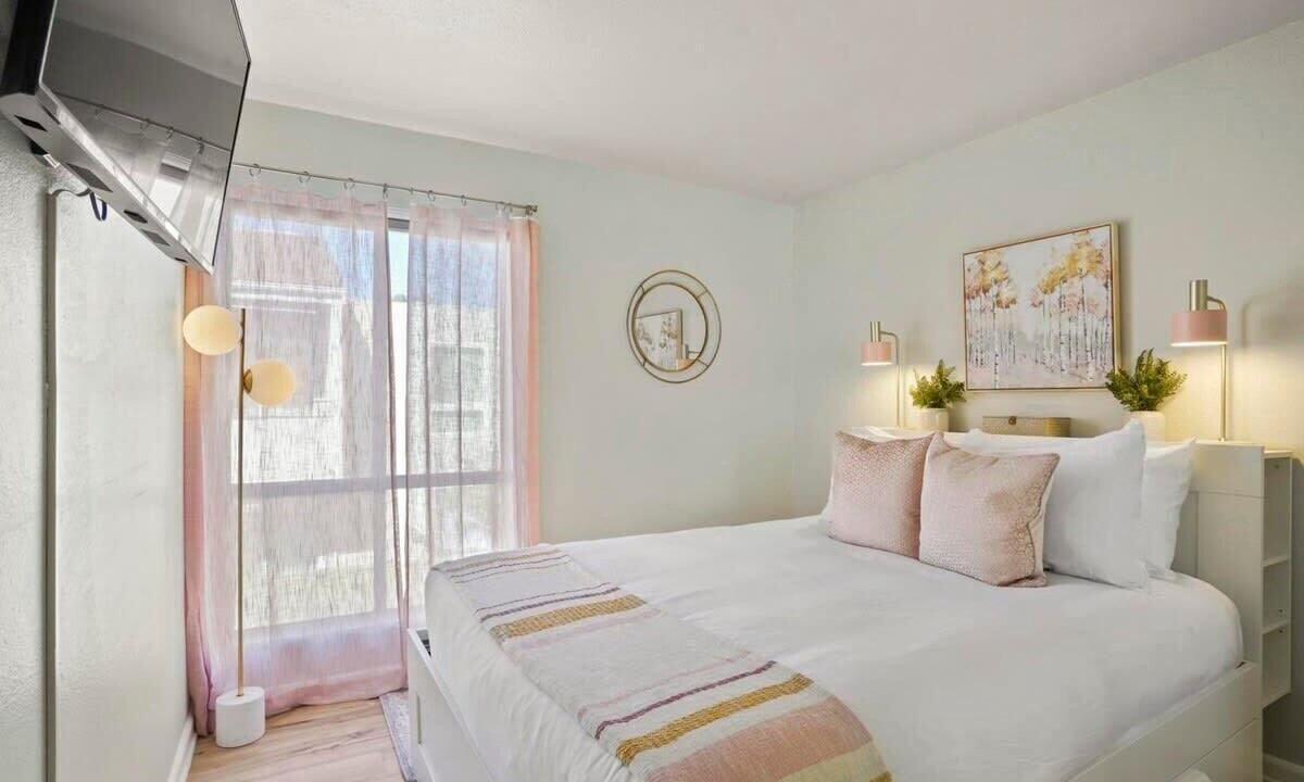 Photo of Bedroom in Serra Mesa