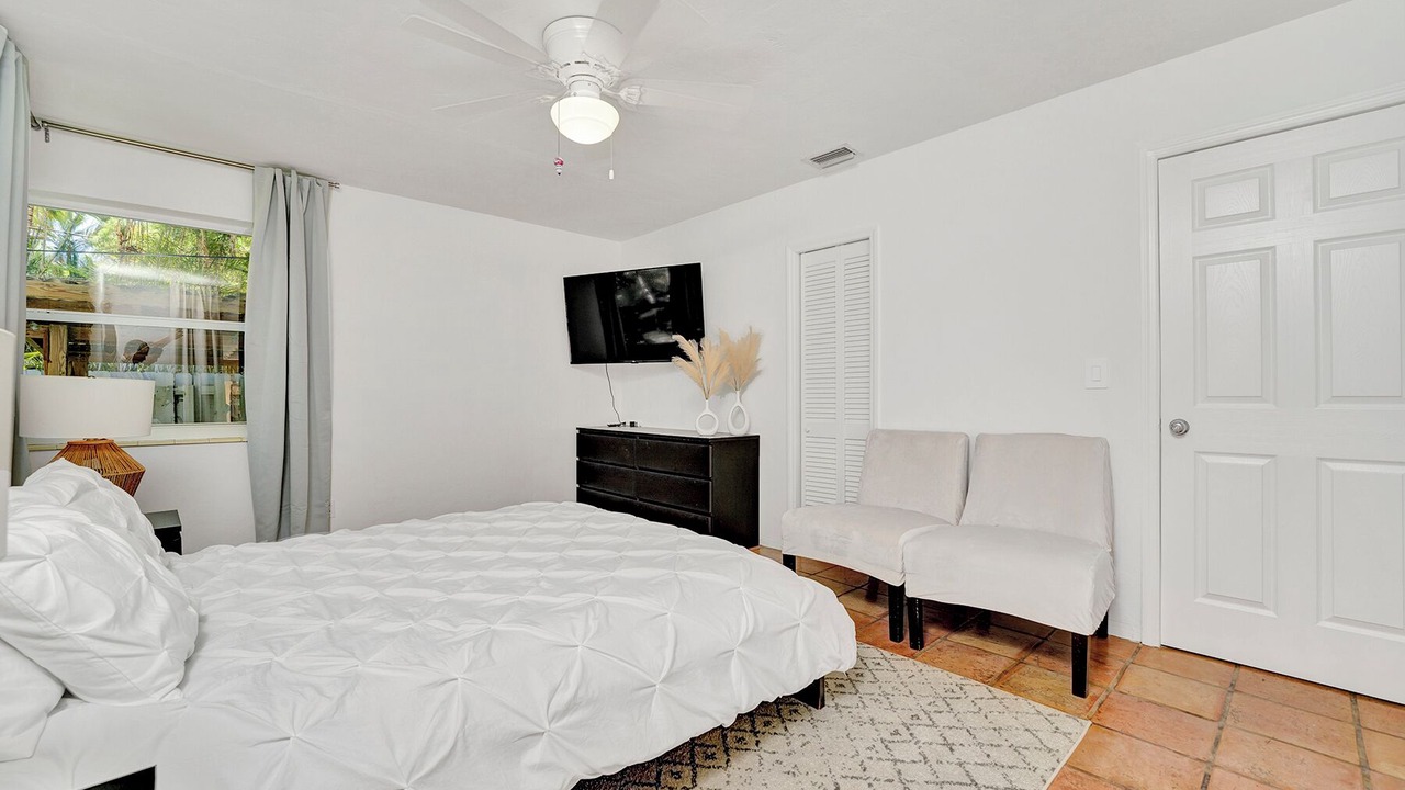 Photo of Bedroom in South Lake