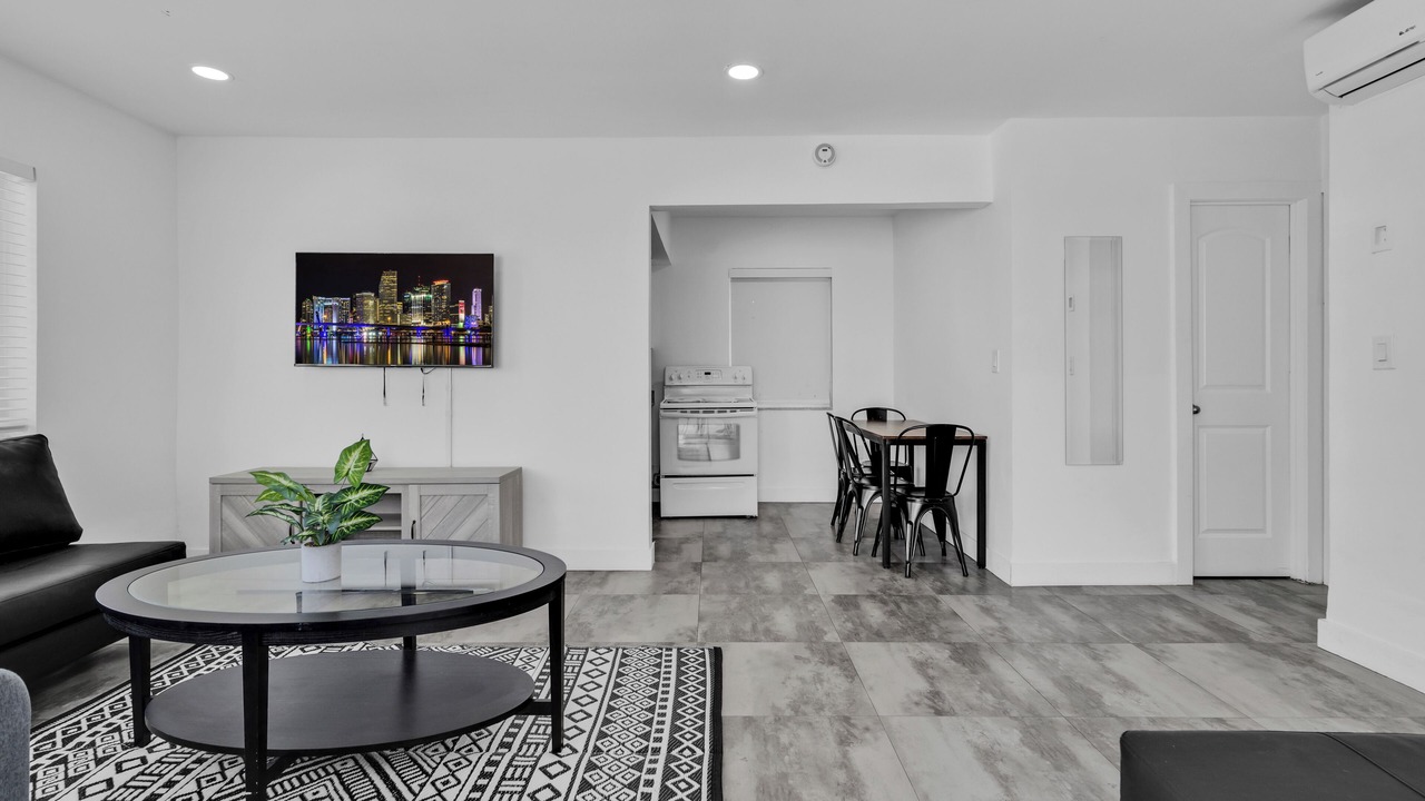 Photo of Livingroom in South Lake
