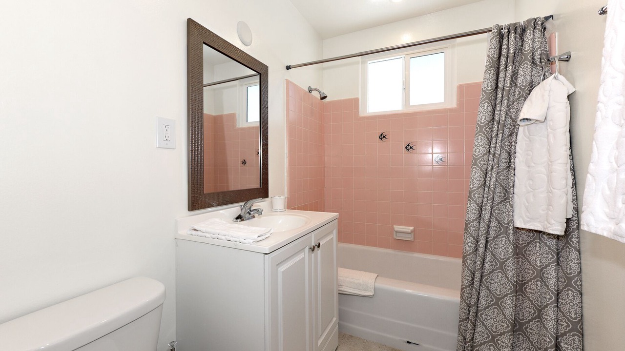 Photo of Bathroom in Mar Vista
