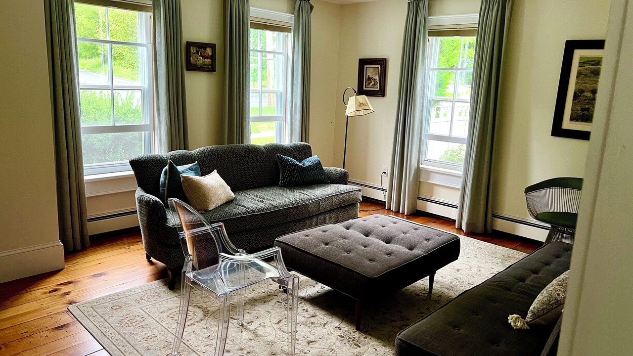 Photo of Livingroom in Skaneateles Historic District