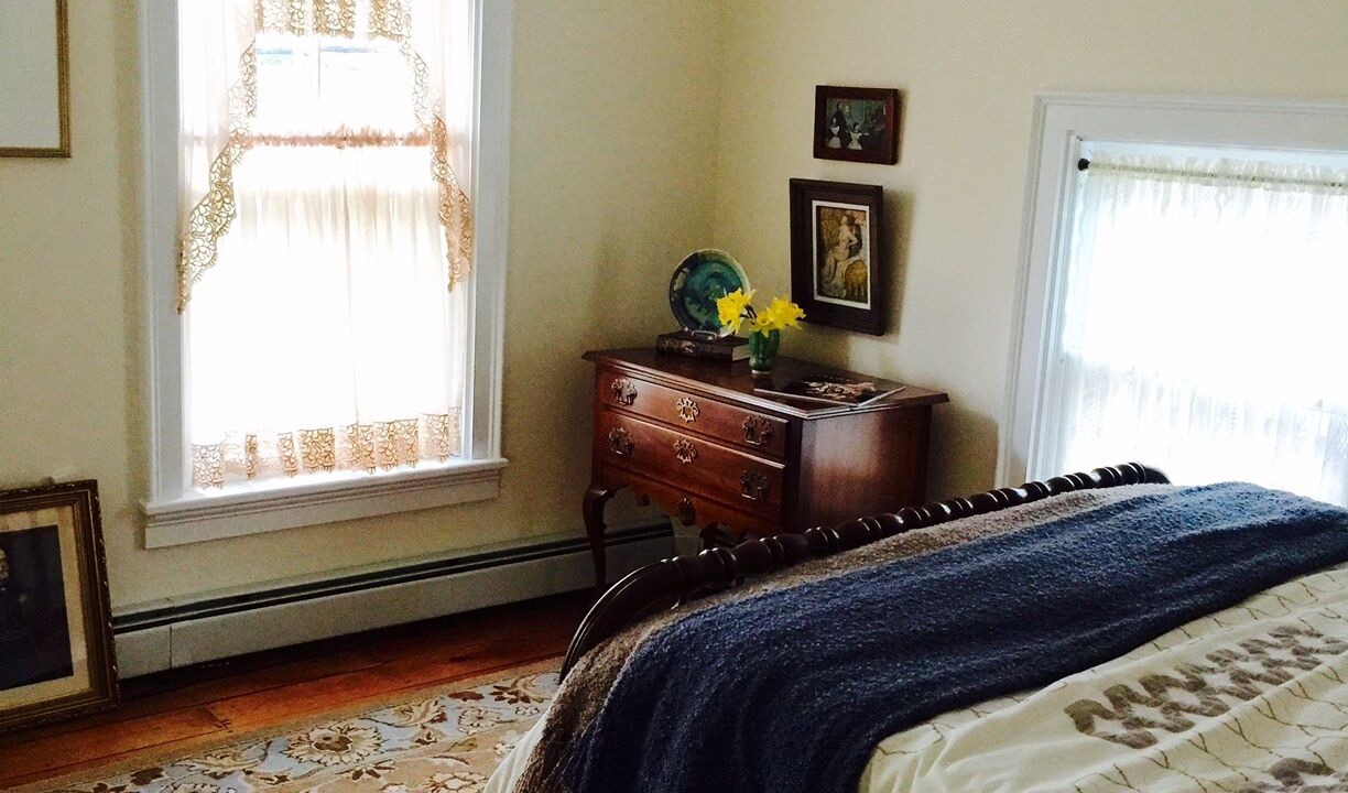 Photo of Bedroom in Skaneateles Historic District