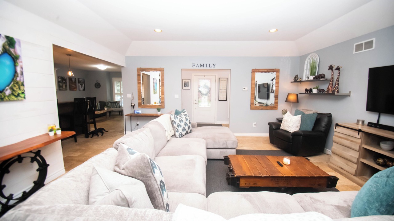 Photo of Livingroom in Centre Wellington