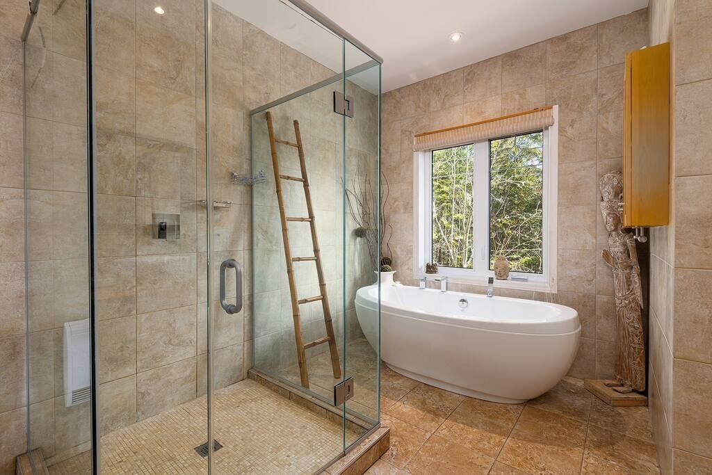 Photo of Bathroom in Saint Irenee