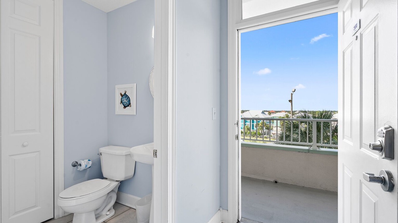 Photo of Bathroom in Orange Beach East