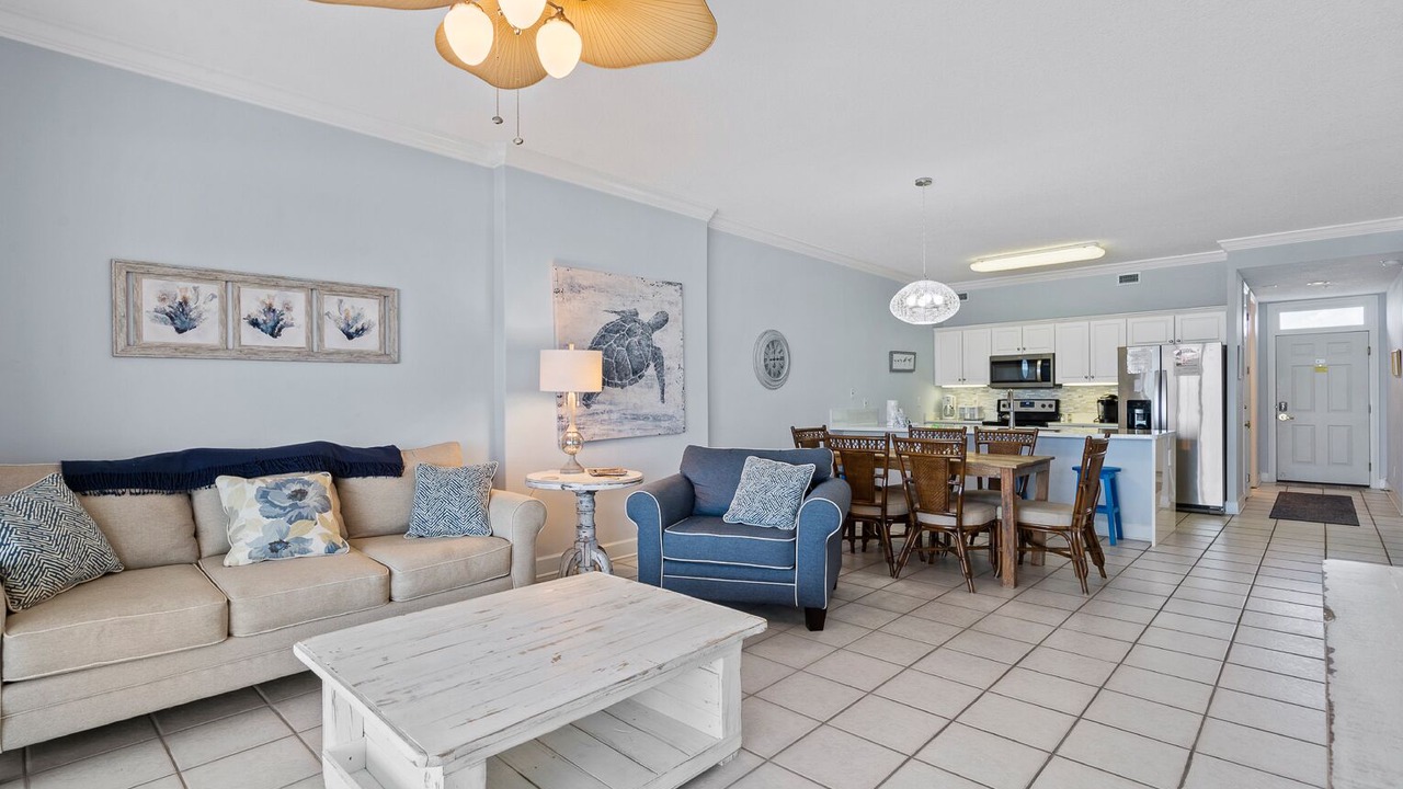 Photo of Livingroom in Orange Beach East
