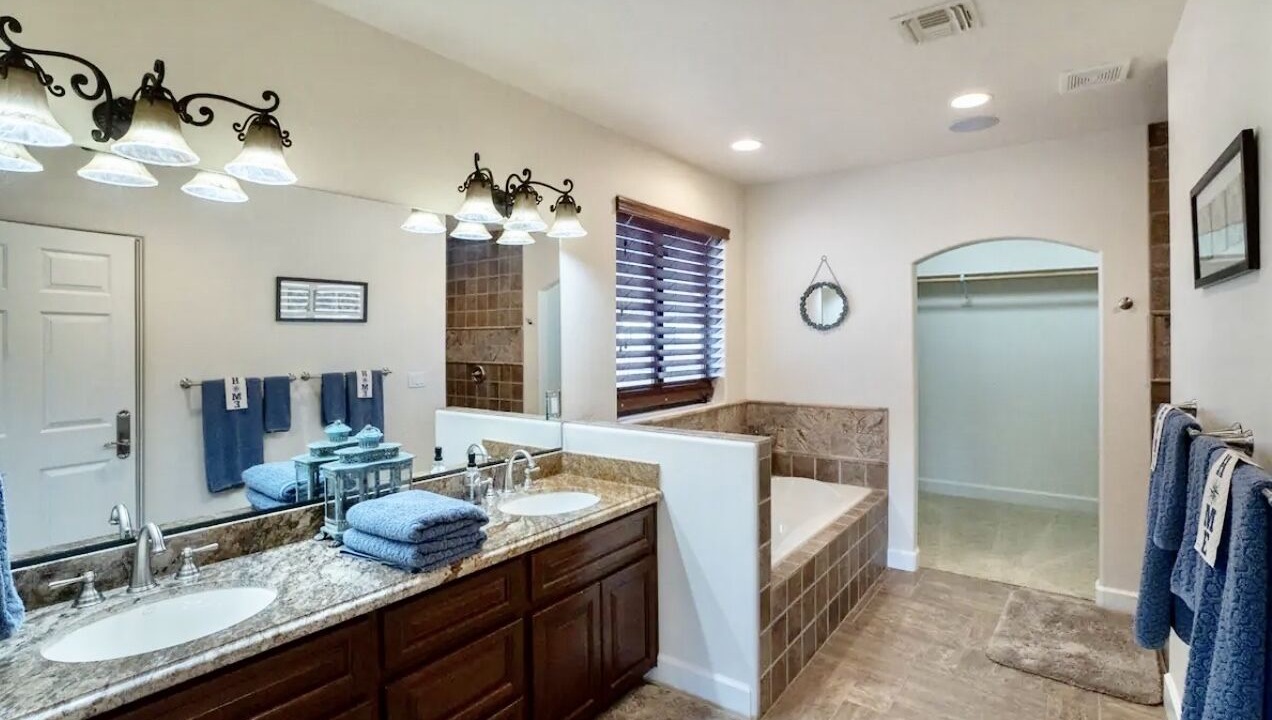 Photo of Bathroom in Parker Strip