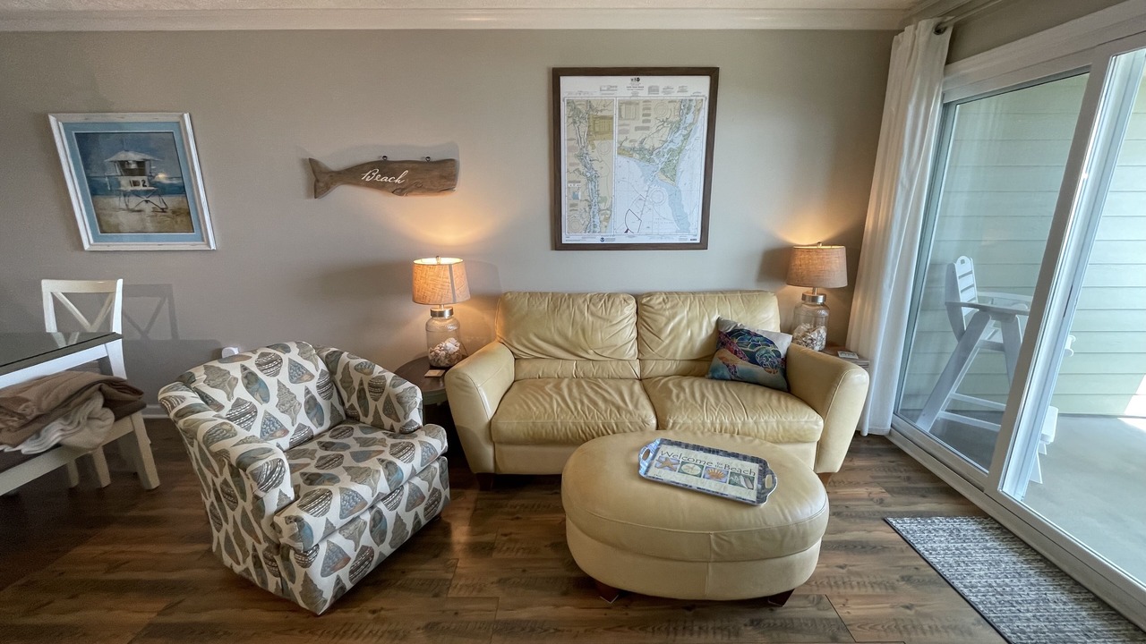 Photo of Livingroom in Caswell Beach