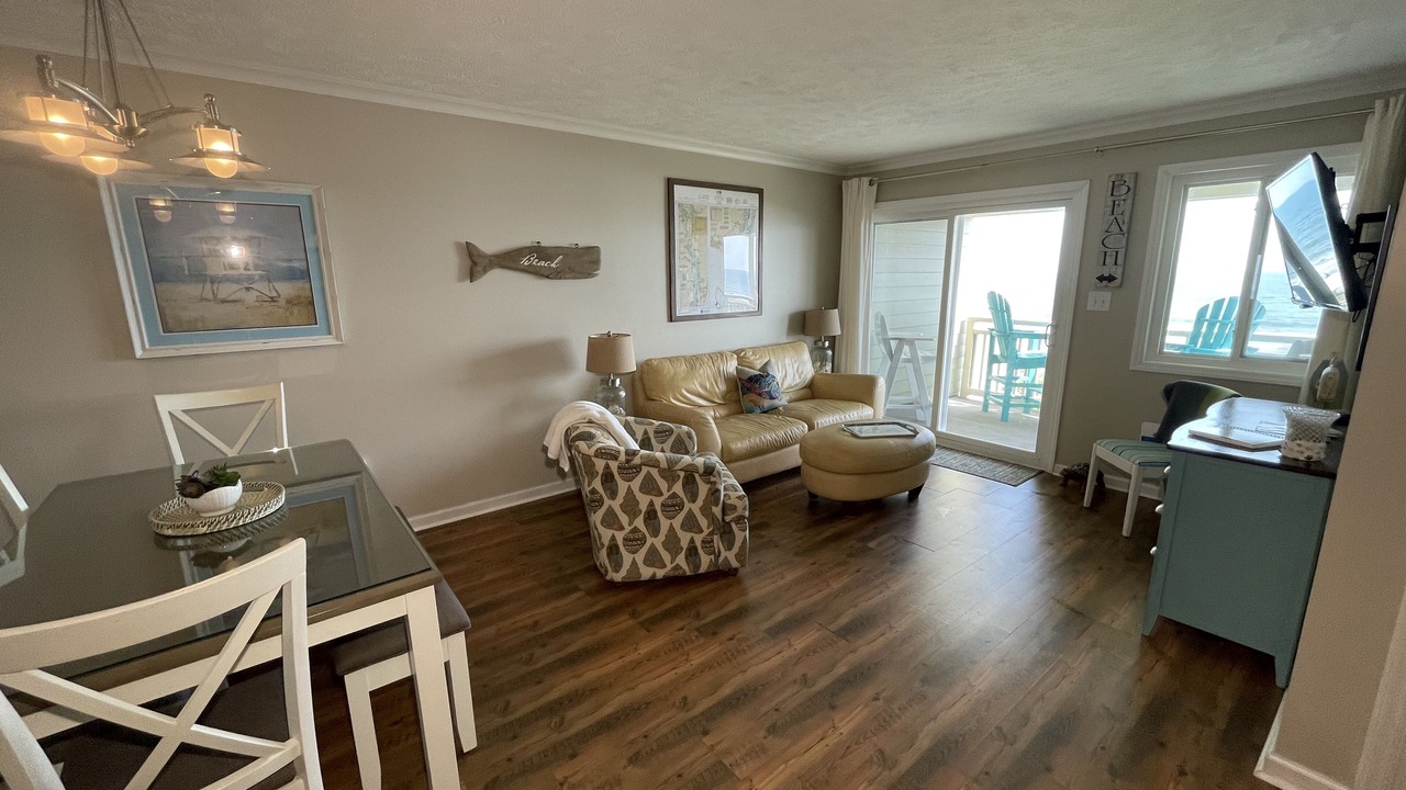 Photo of Livingroom in Caswell Beach