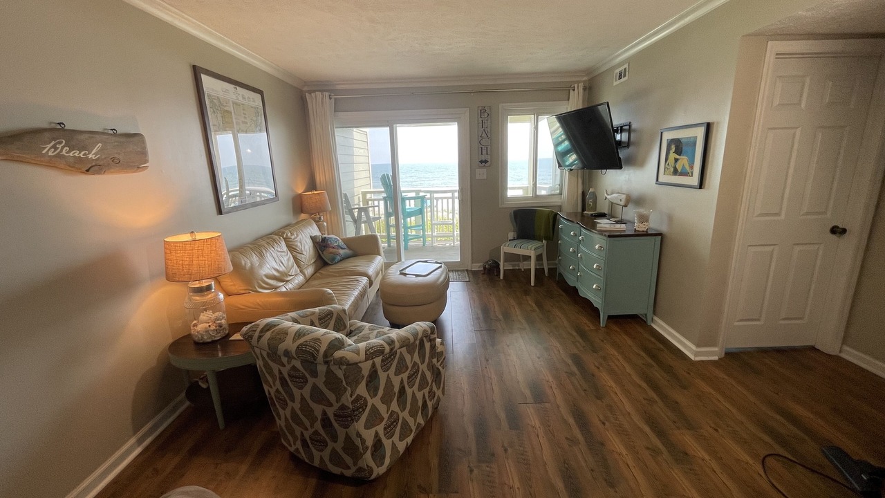 Photo of Livingroom in Caswell Beach