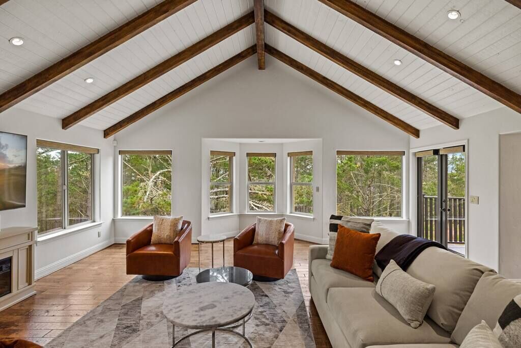 Photo of Livingroom in Del Monte Forest