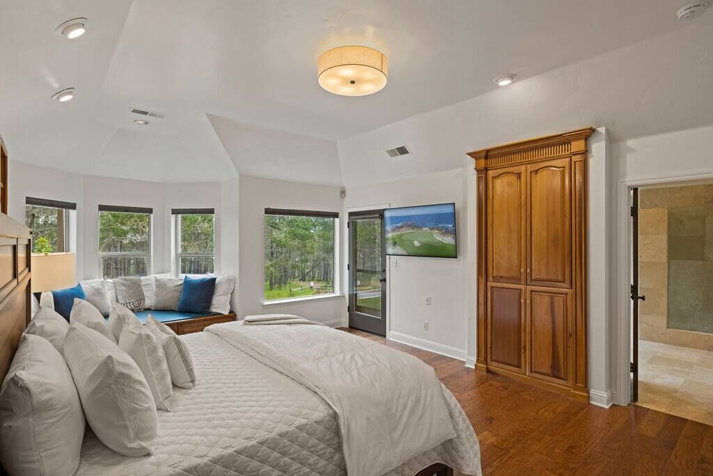 Photo of Bedroom in Del Monte Forest