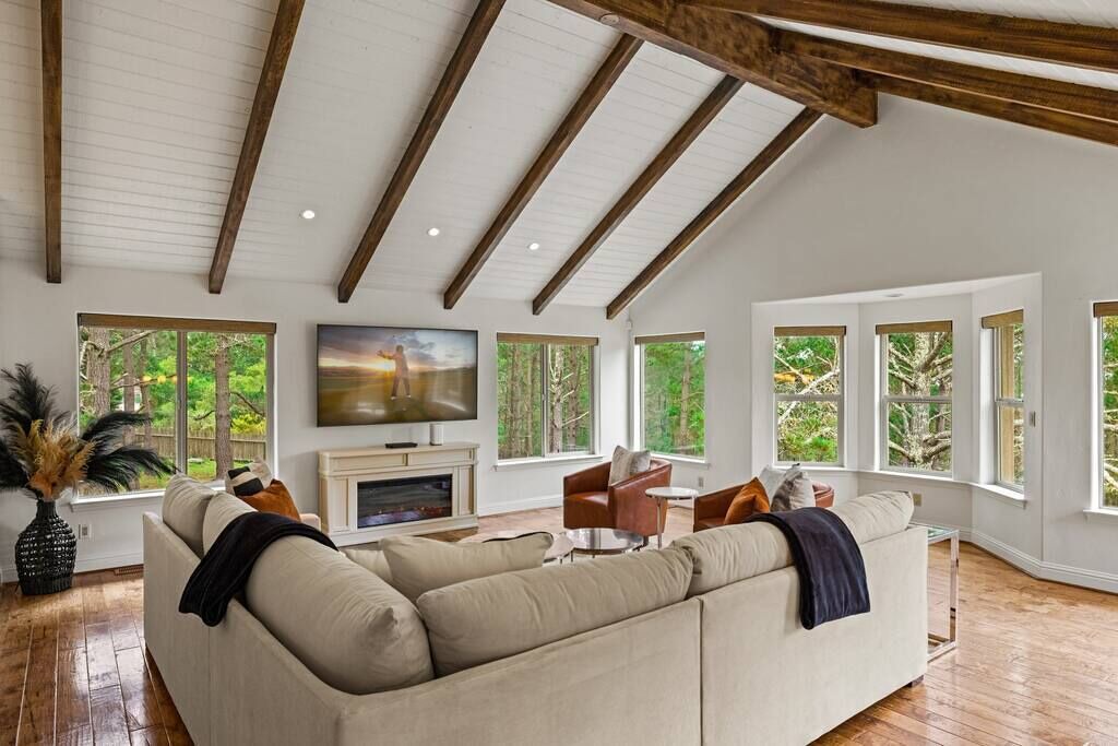 Photo of Livingroom in Del Monte Forest