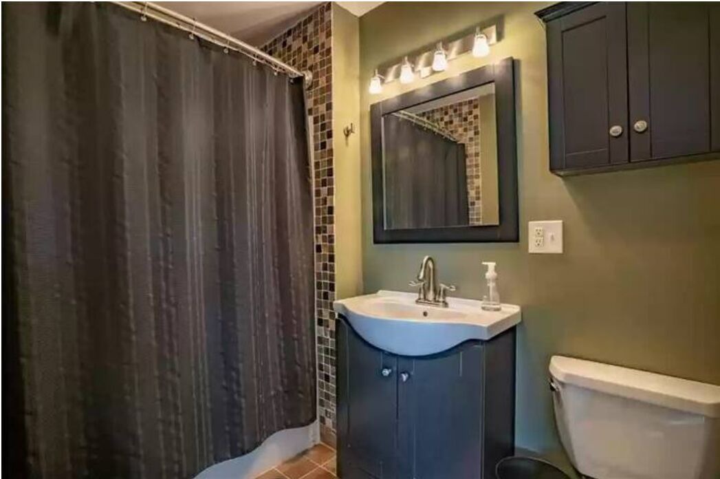 Photo of Bathroom in Naples