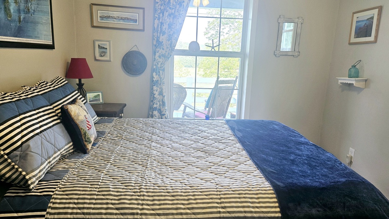 Photo of Bedroom in Woodlawn