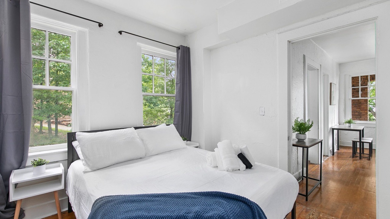 Photo of Bedroom in Redmont Park