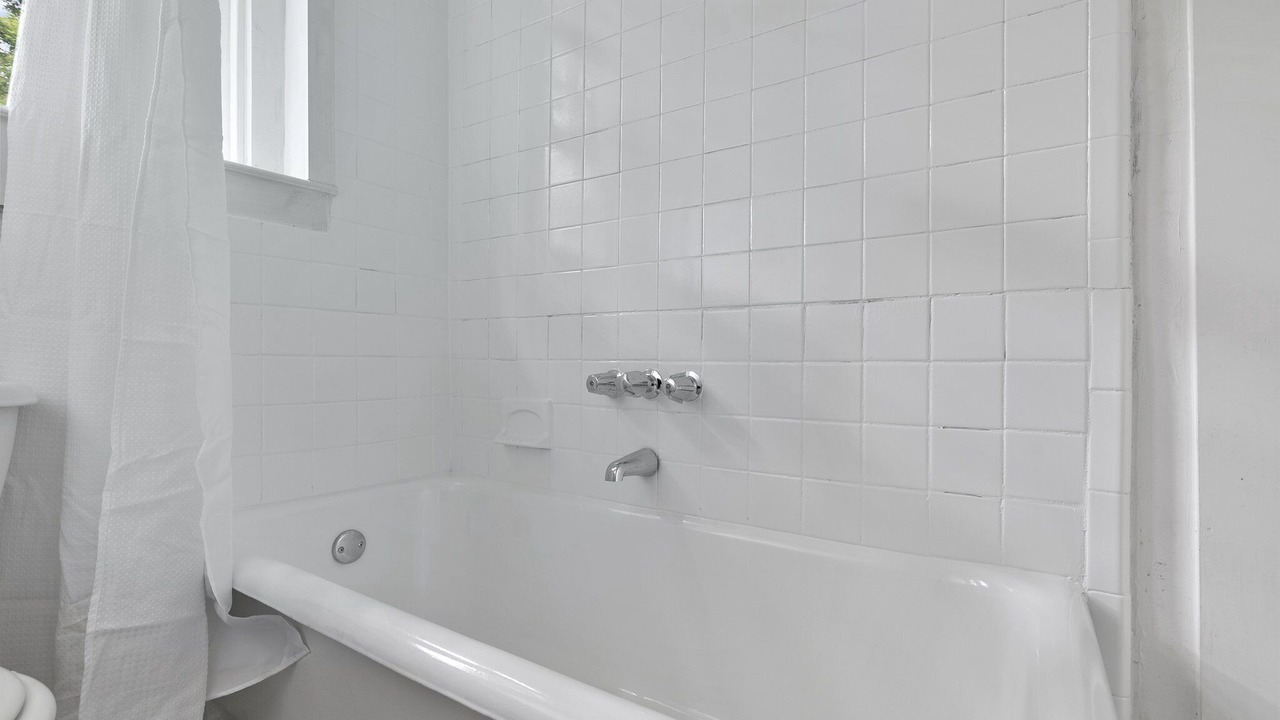 Photo of Bathroom in Redmont Park