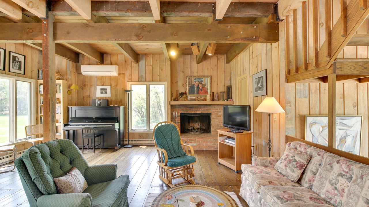Photo of Livingroom in Falls Village
