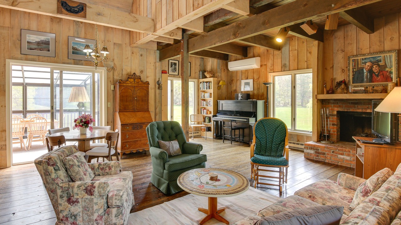 Photo of Livingroom in Falls Village