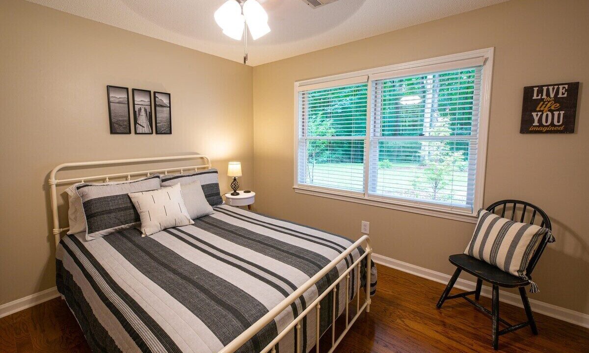 Photo of Bedroom in Northport