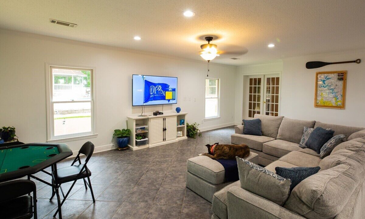 Photo of Bedroom in Northport