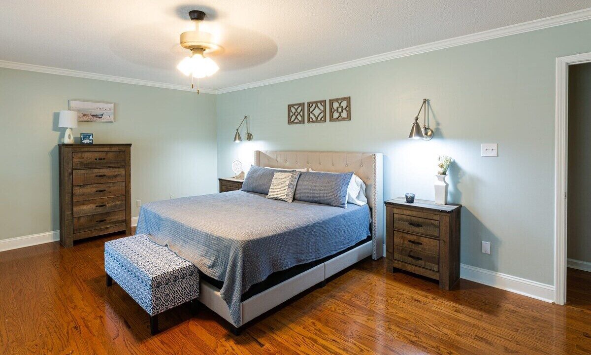 Photo of Bedroom in Northport