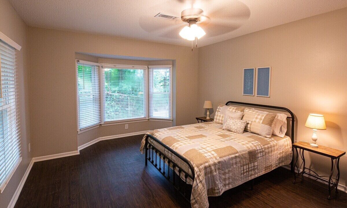 Photo of Bedroom in Northport