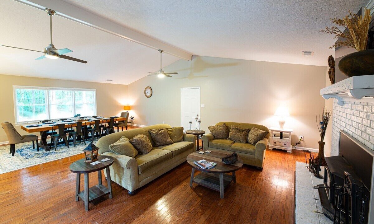 Photo of Livingroom in Northport