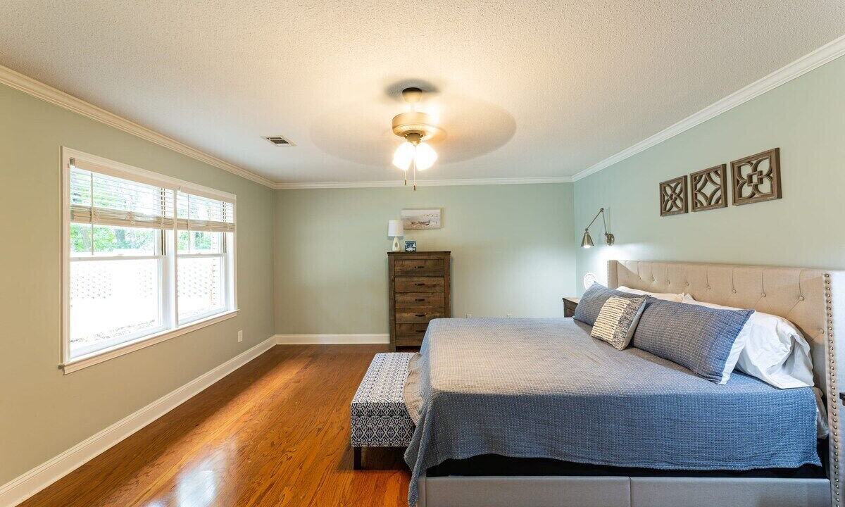 Photo of Bedroom in Northport
