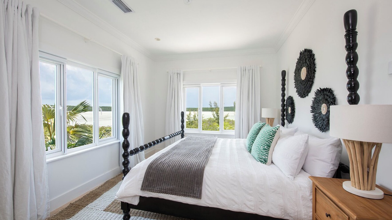 Photo of Bedroom in Savannah Sound