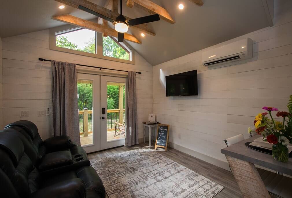 Photo of Livingroom in Canton